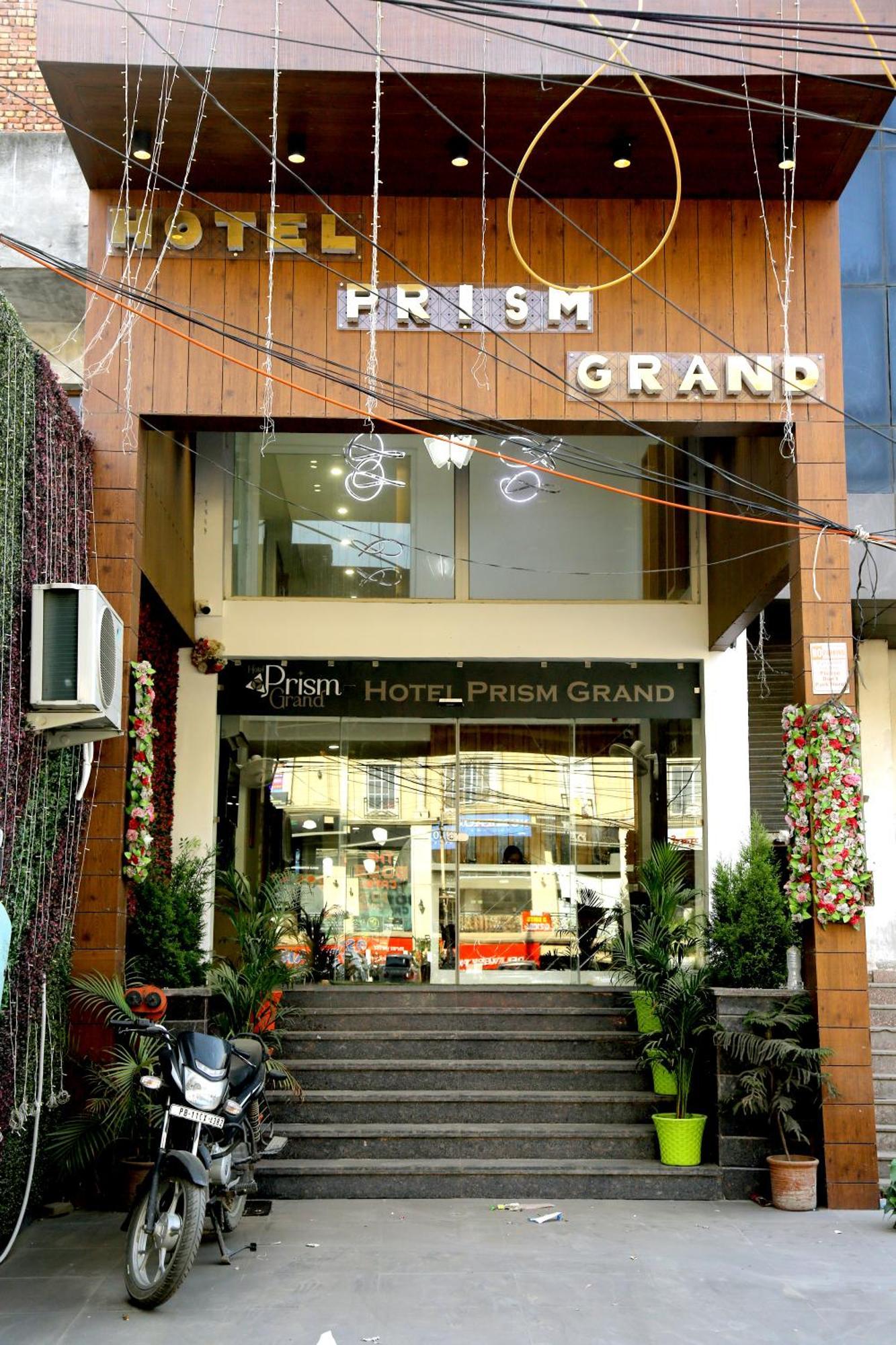 Prism Grand Hotel Zirakpur Exterior foto
