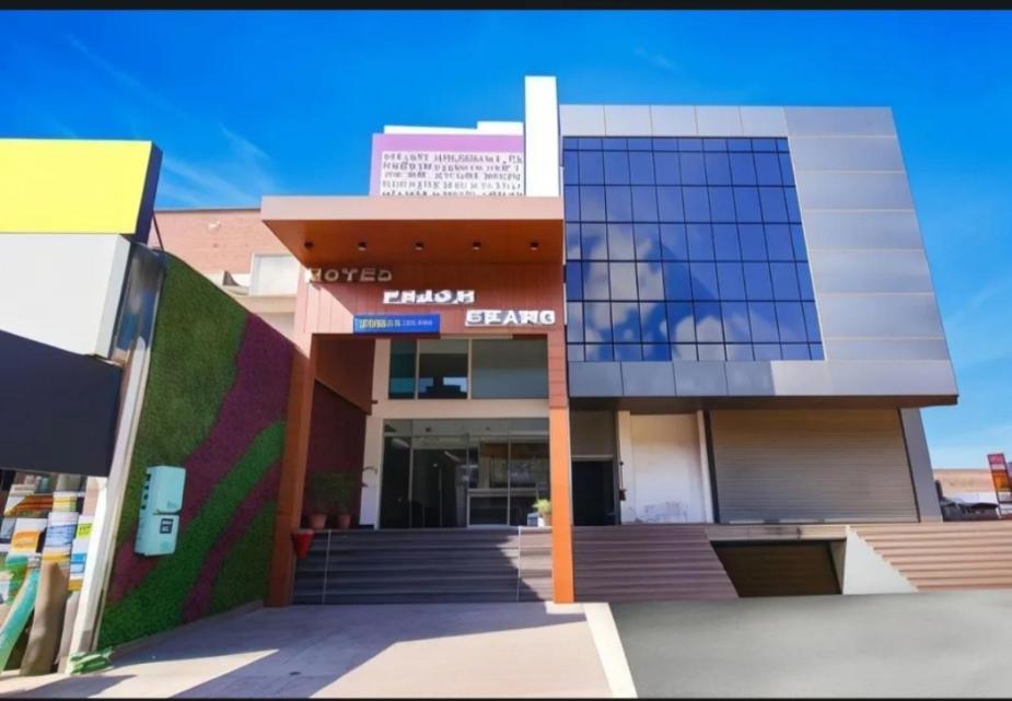 Prism Grand Hotel Zirakpur Exterior foto